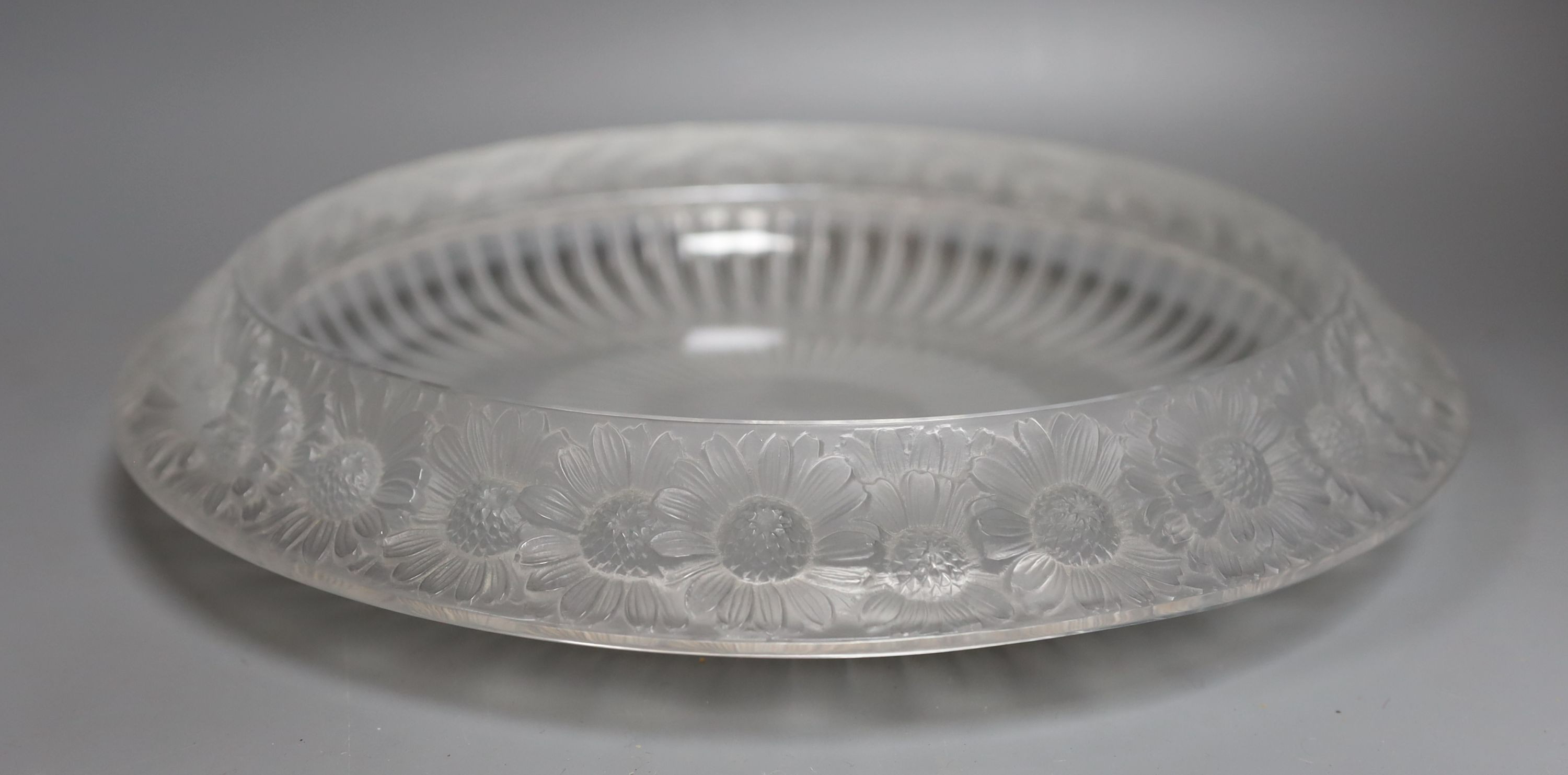 Post war Lalique Marguerites pattern dish - 37cm diameter